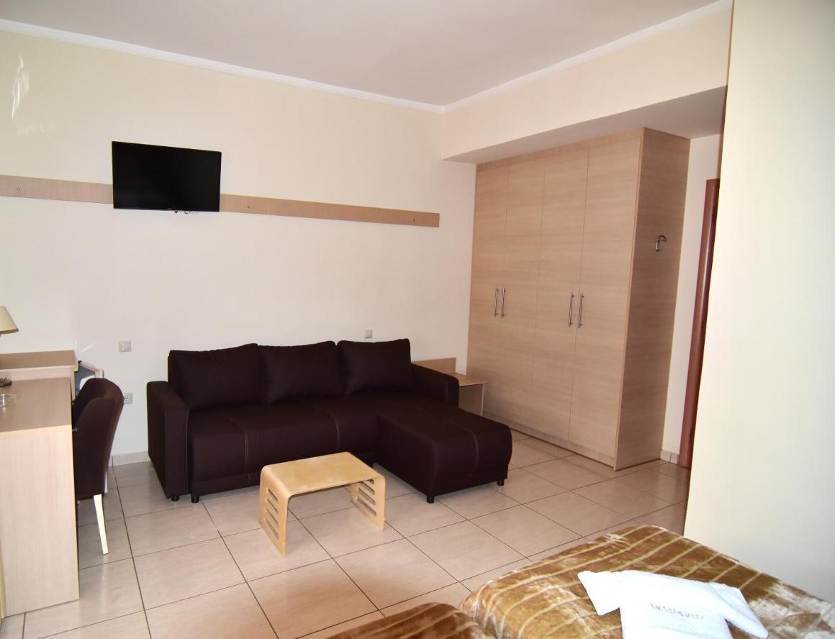 Iridanos Hotel Antikyra Luaran gambar