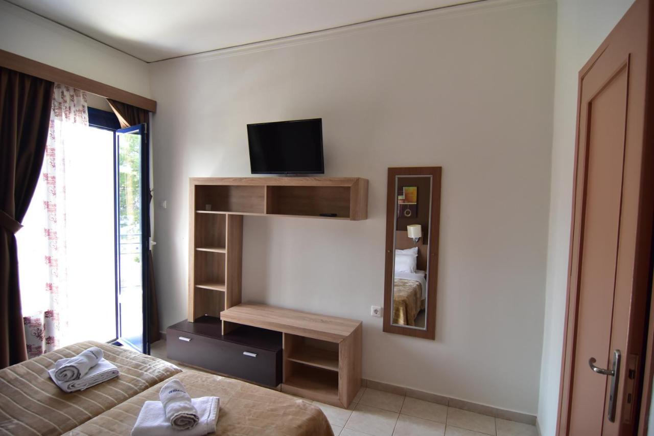 Iridanos Hotel Antikyra Luaran gambar