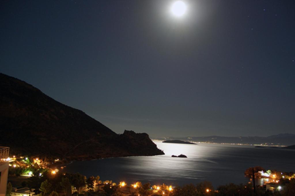 Iridanos Hotel Antikyra Luaran gambar
