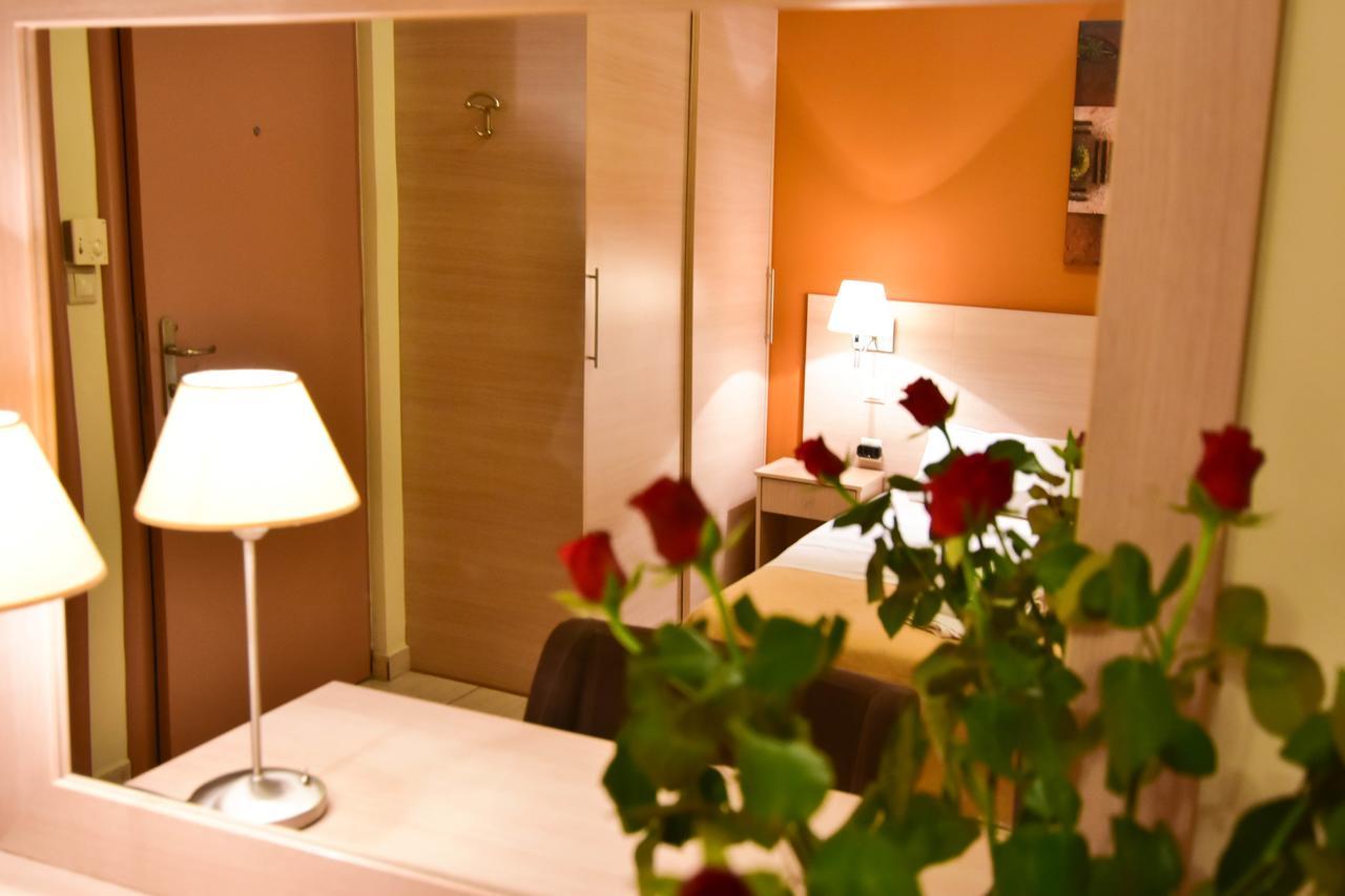 Iridanos Hotel Antikyra Luaran gambar