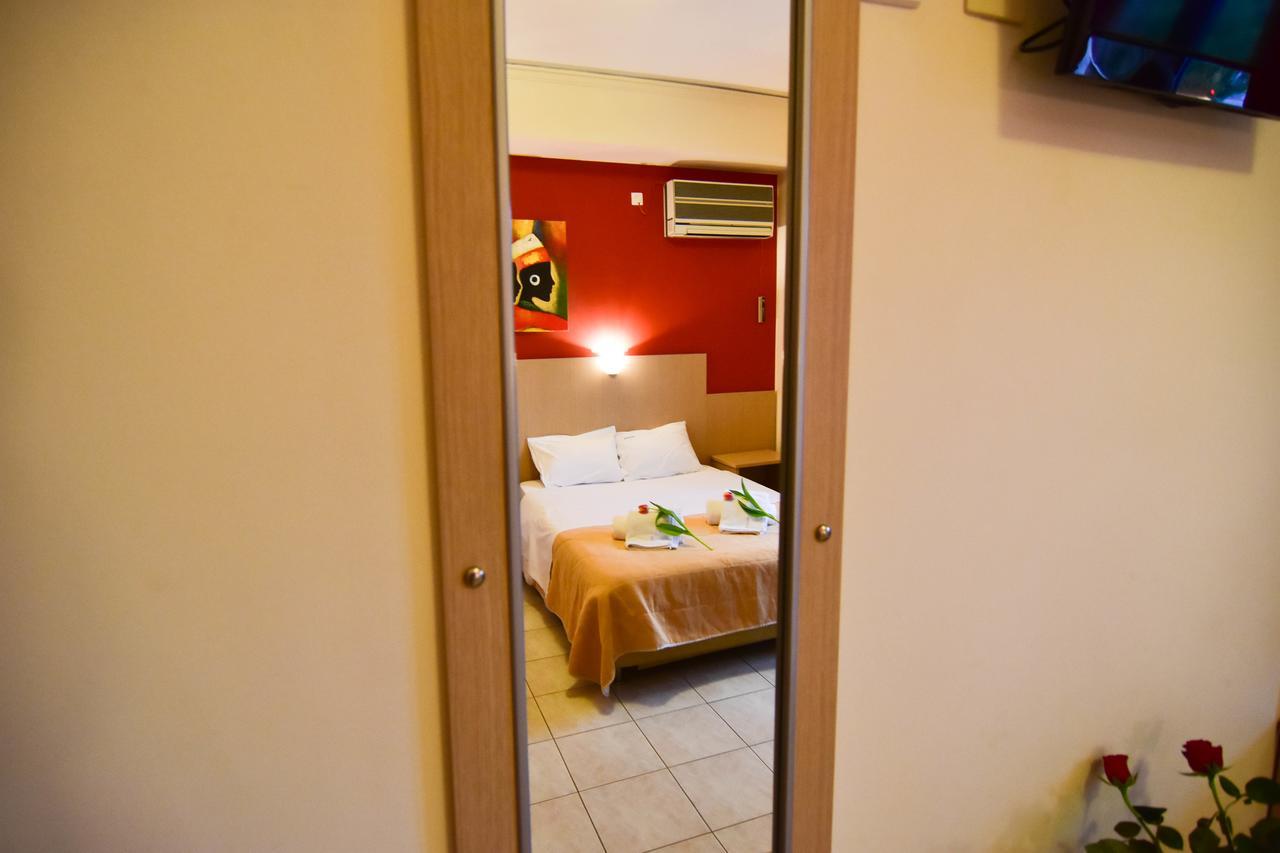 Iridanos Hotel Antikyra Luaran gambar