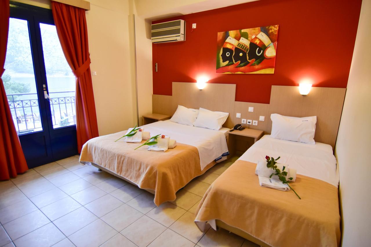 Iridanos Hotel Antikyra Luaran gambar